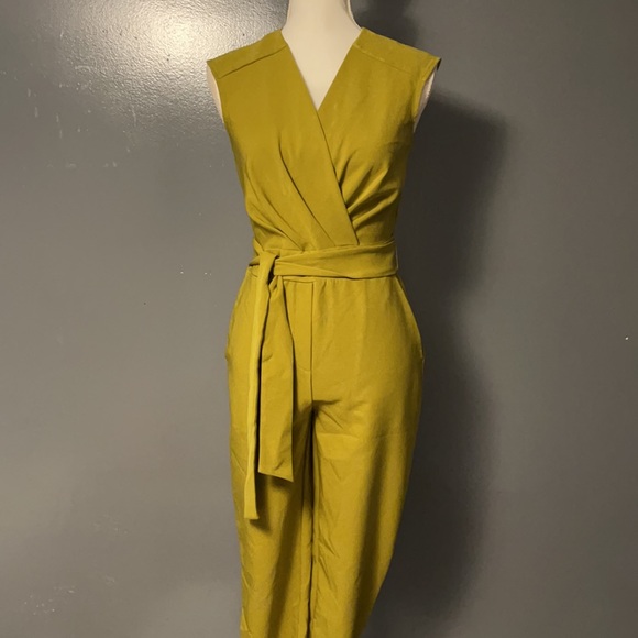 Jumpsuit - Picture 5 of 7